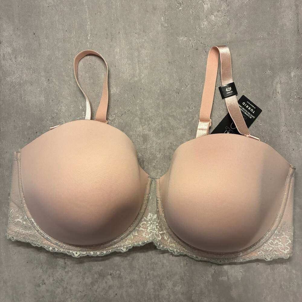 NWT Torrid Microfiber and Lace Multi-Way Strapless Lightly Lined Smooth Bra